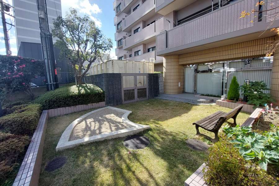 敷地東側の公園