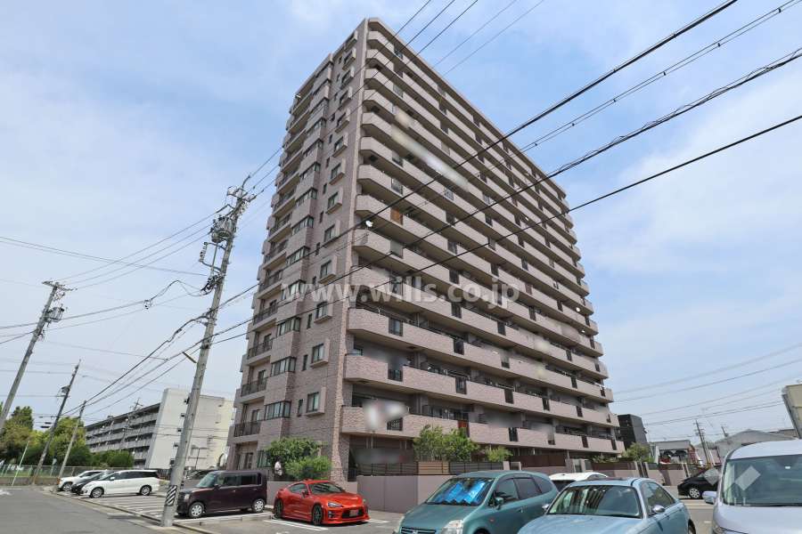 宝マンション新守山スクエアの外観（南西側から）
