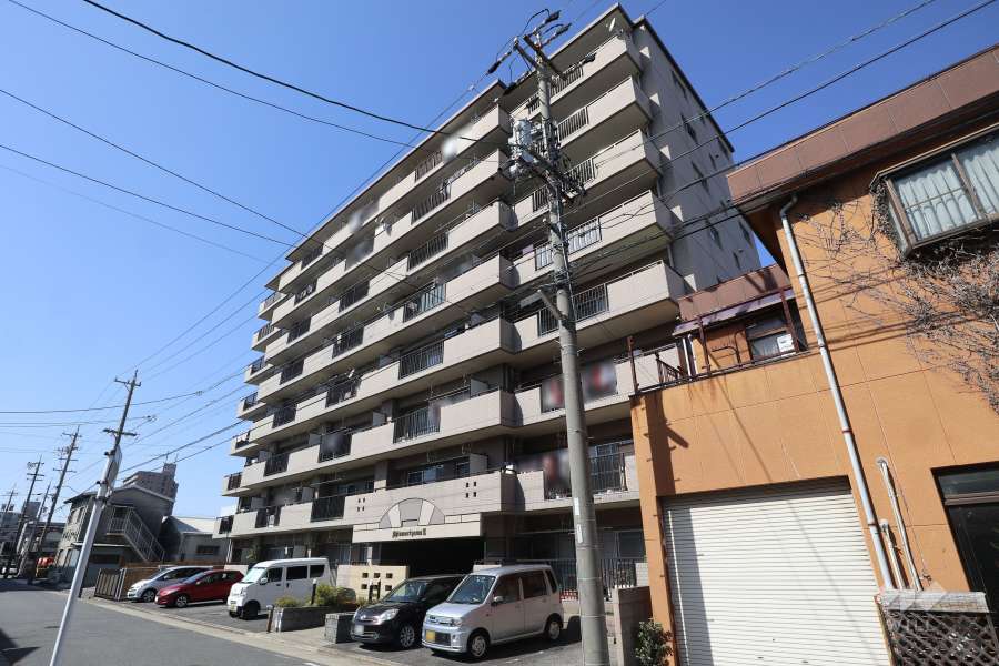 宝マンション新守山第3の外観（南東側から）