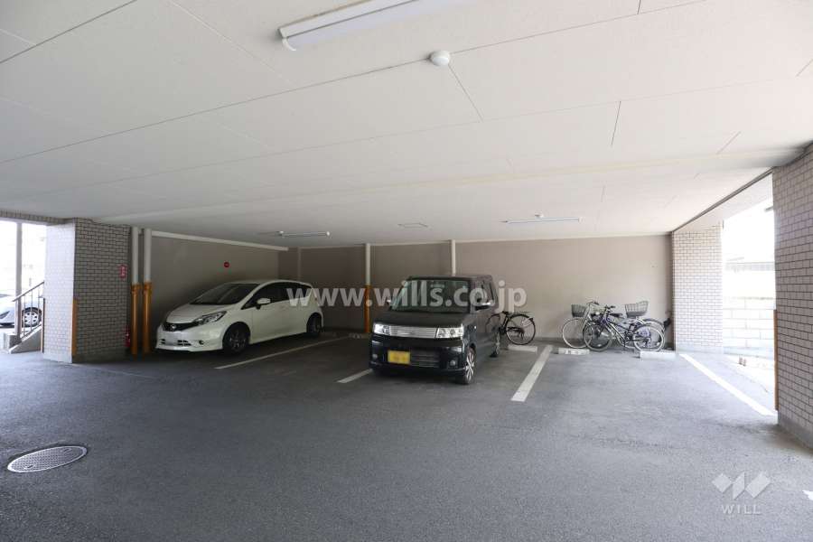 敷地内駐車場（屋内平面式）