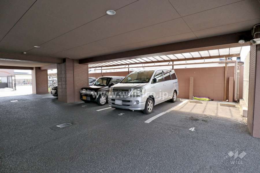 敷地内駐車場（屋内平面式）