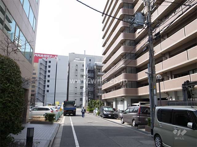 敷地南側の前面道路