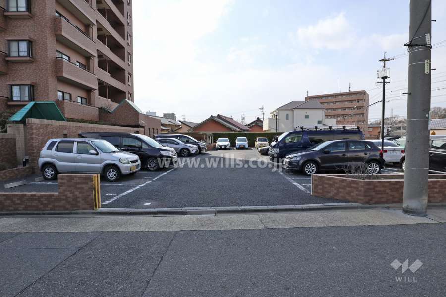 駐車場出入り口