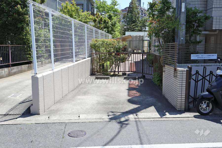 敷地内駐車場（屋外平面式）