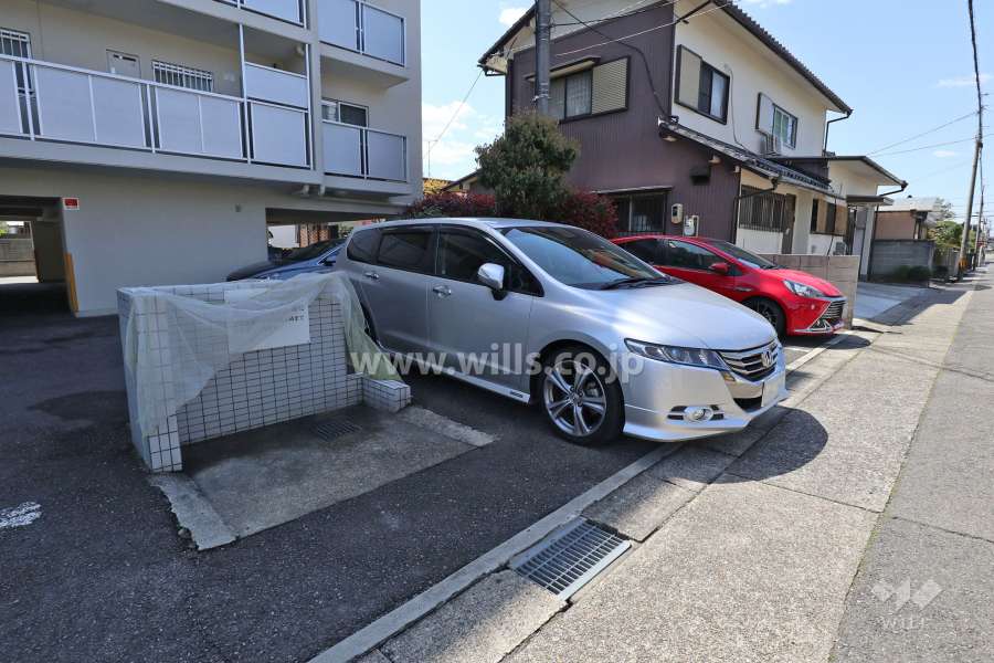 敷地内駐車場（屋外平面式）