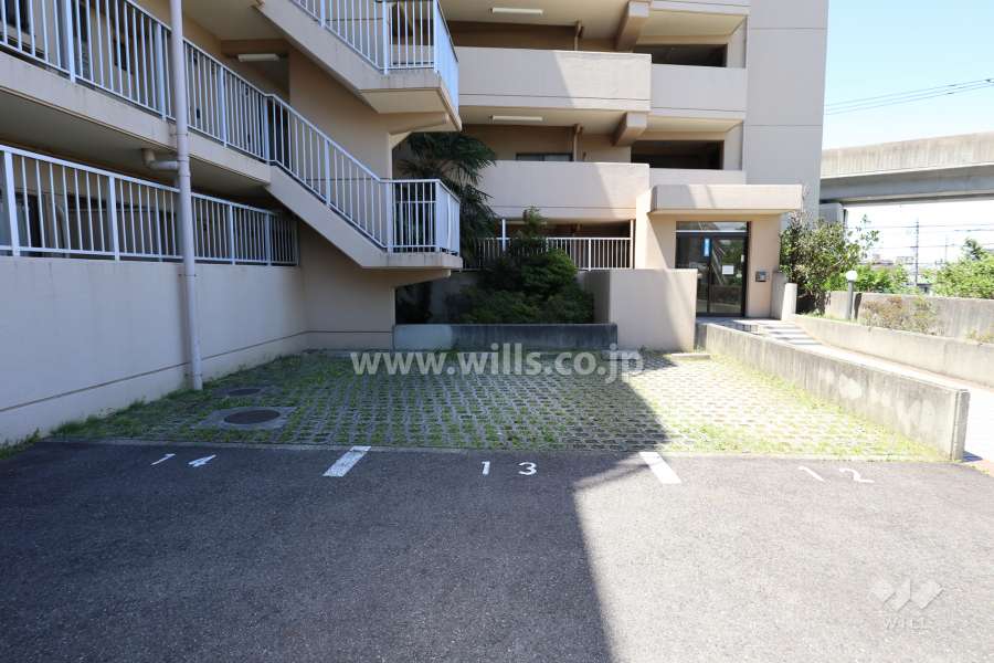 敷地内駐車場（屋外平面式）