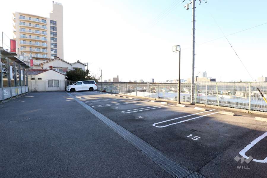 敷地内駐車場（屋外平面式）