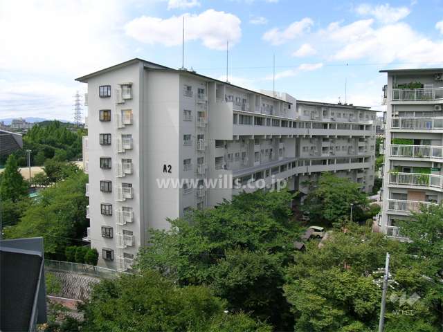 公社山田西第三次団地Ａ-2棟の外観