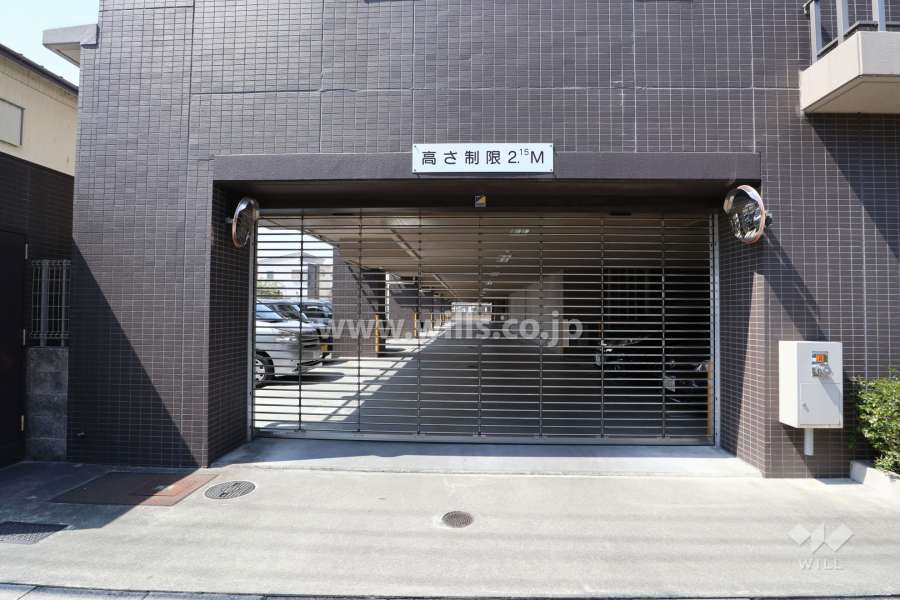 駐車場出入り口（リングシャッター付き）