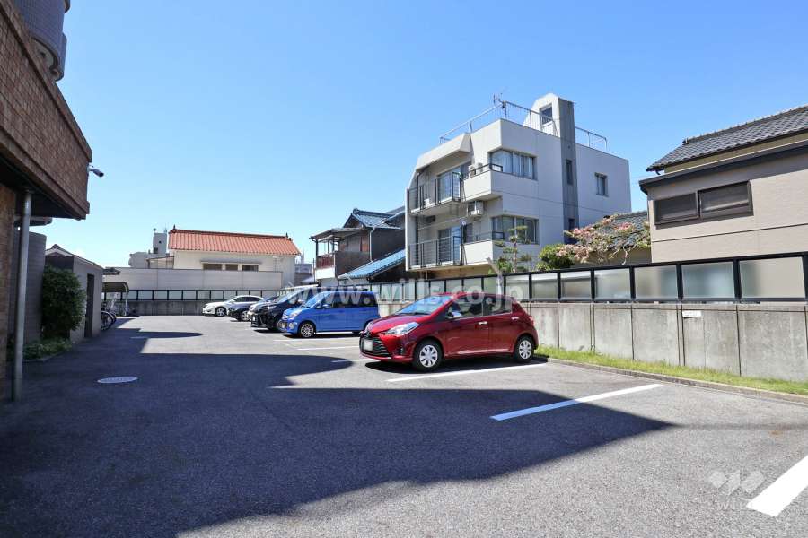 敷地内駐車場（屋外平面式）