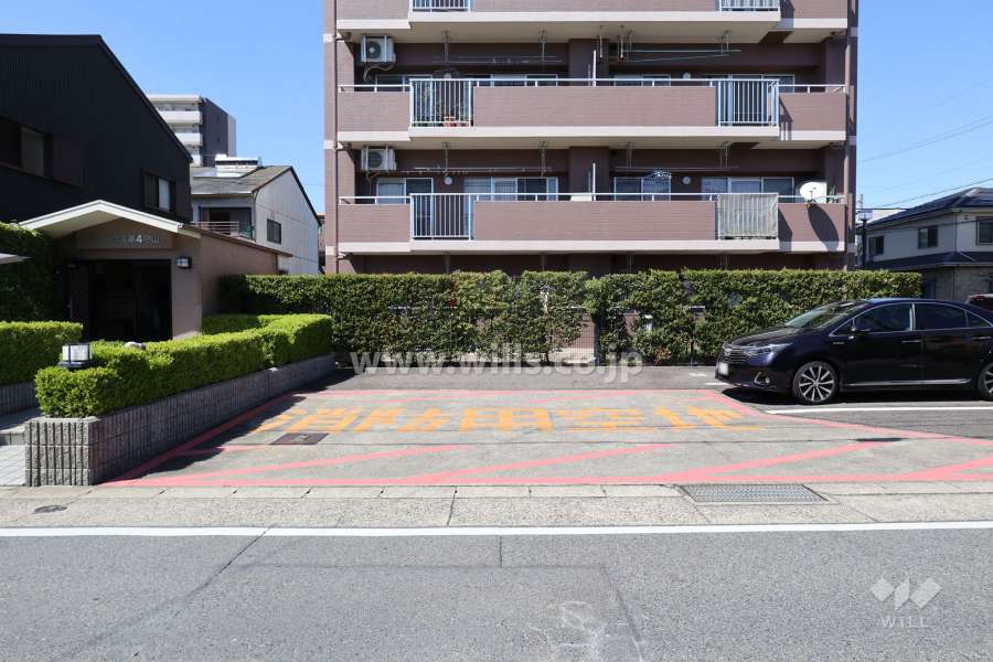 駐車場出入り口