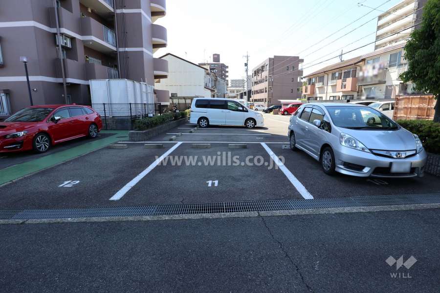 敷地内駐車場（屋外平面式）