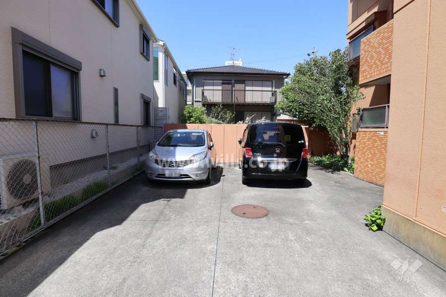 敷地内駐車場（屋外平面式）