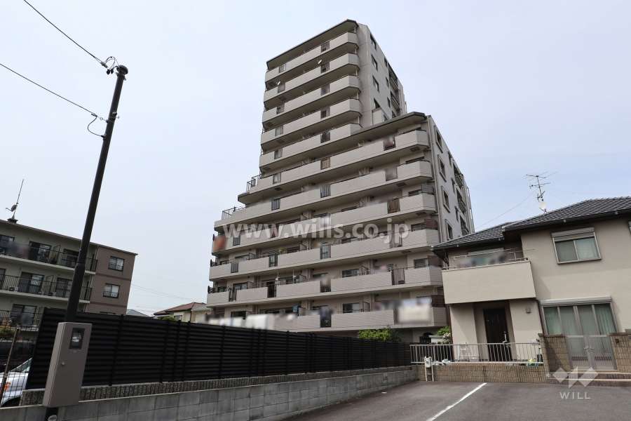 宝マンション新守山第8の外観（南東側から）