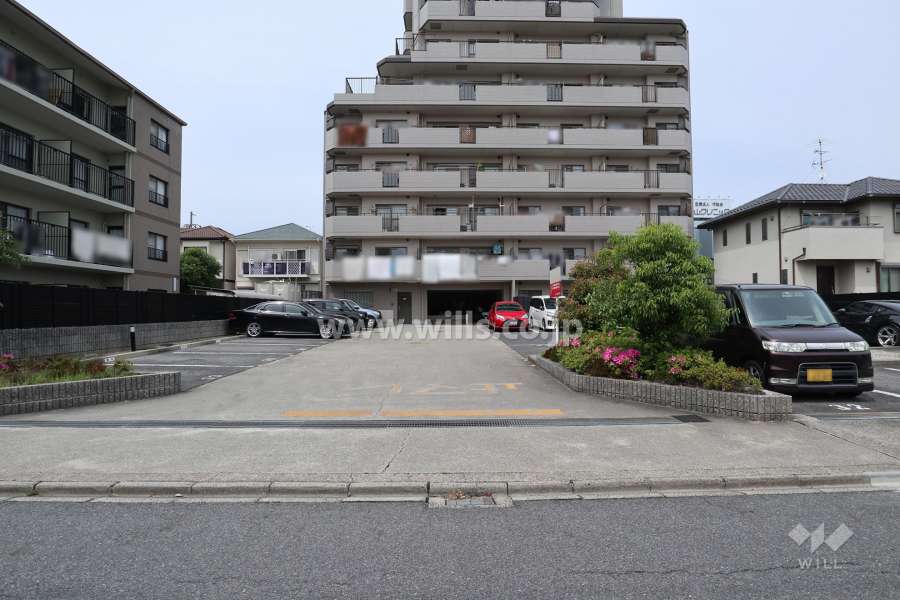 駐車場出入り口