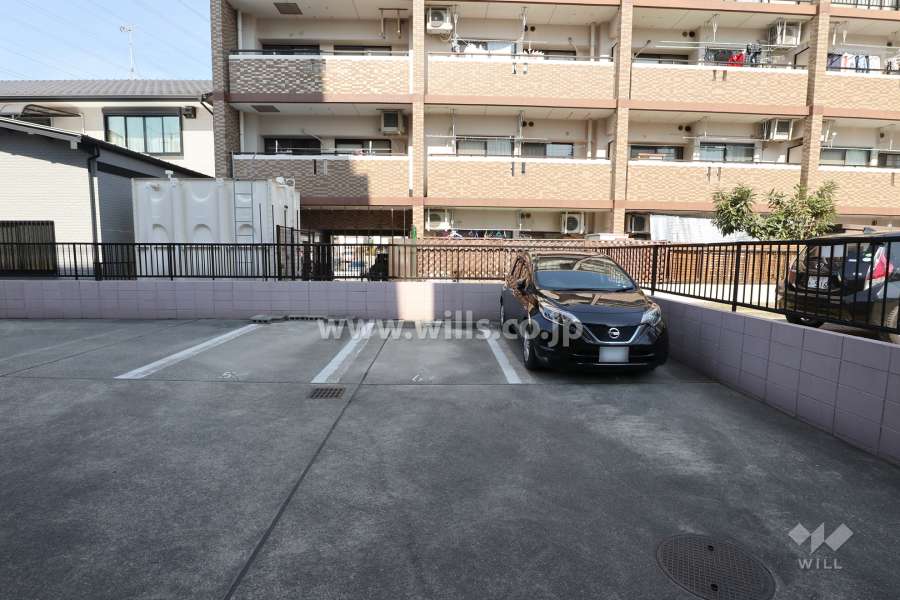 敷地内駐車場（屋外平面式）