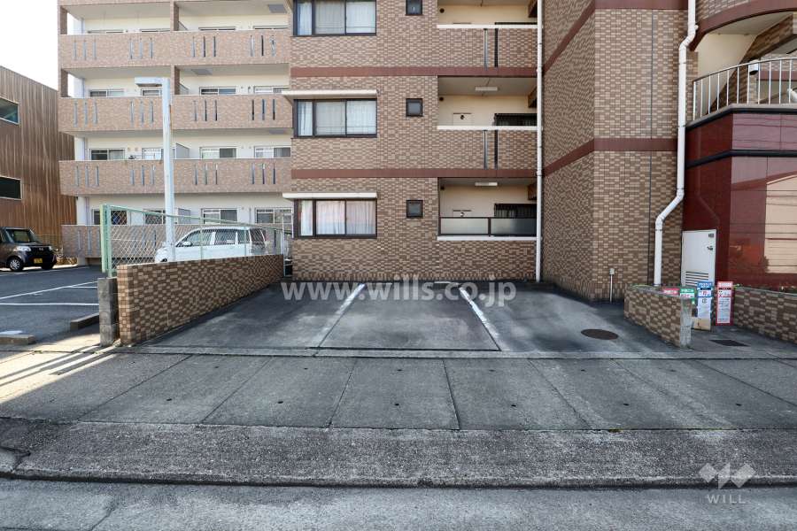 敷地内駐車場（屋外平面式）
