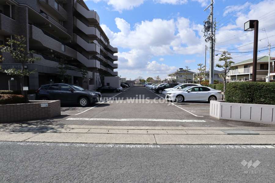 駐車場出入り口