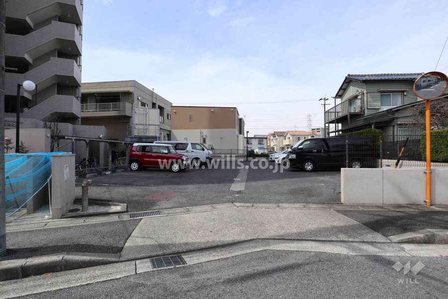駐車場出入り口