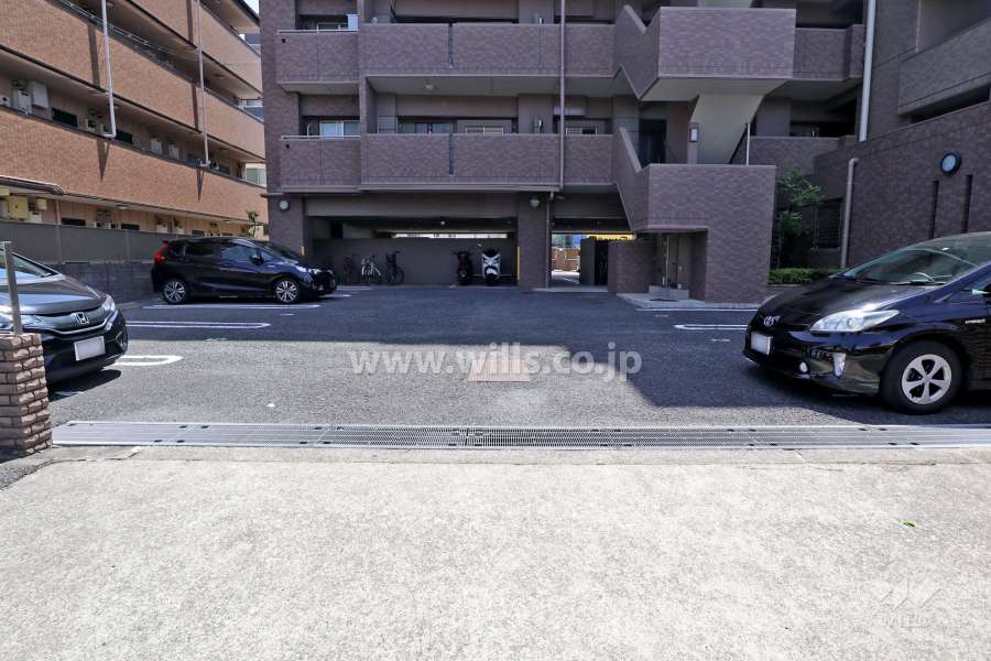 敷地内駐車場（屋外平面式）