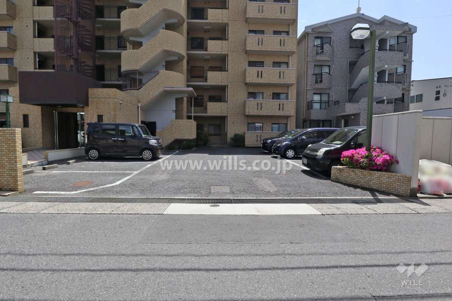 駐車場出入り口