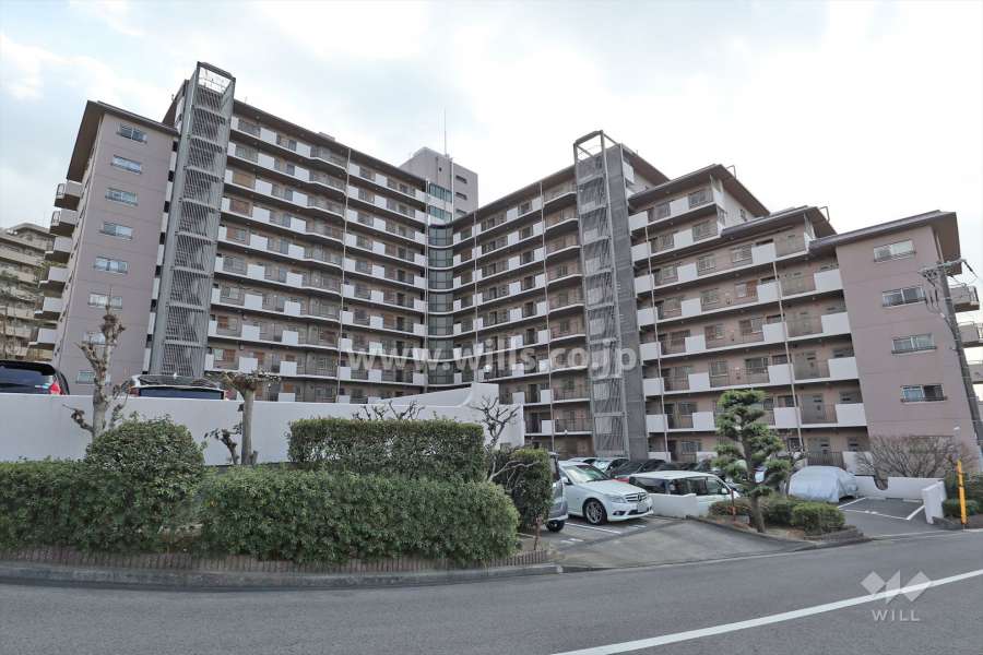 青葉丘マンションの外観（北側から）