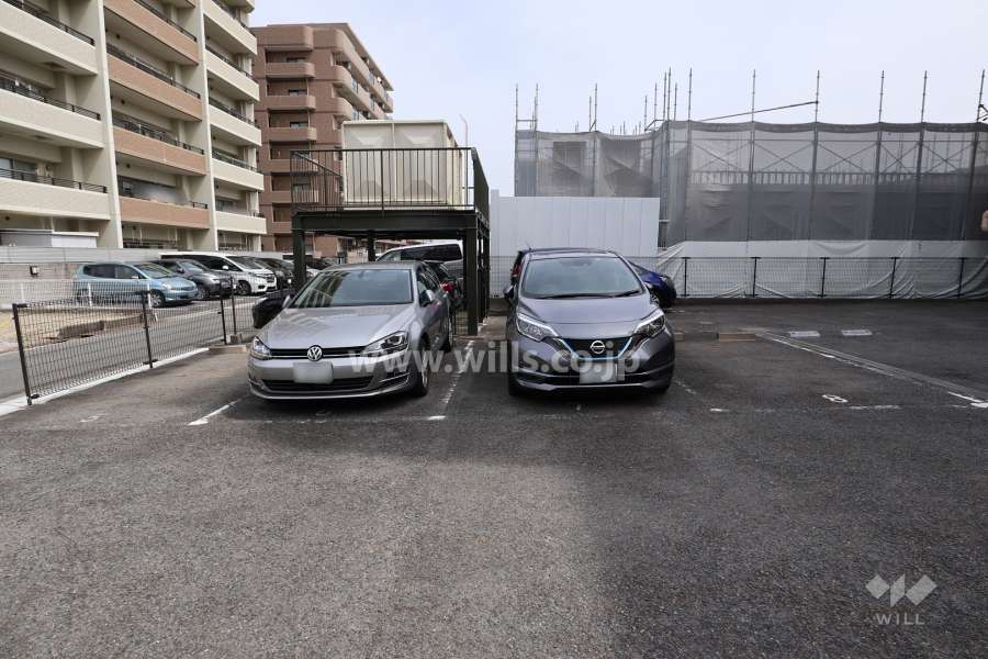 敷地内駐車場（屋外平面式）