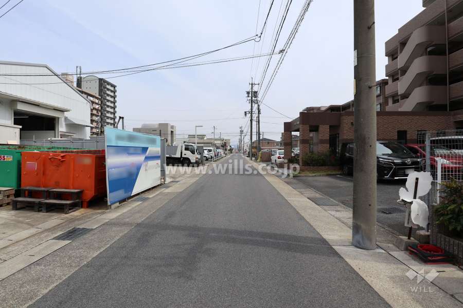 敷地北側前面道路（西側から）