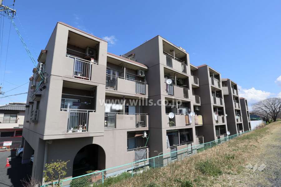 パレス第2守山の外観（南西側から）