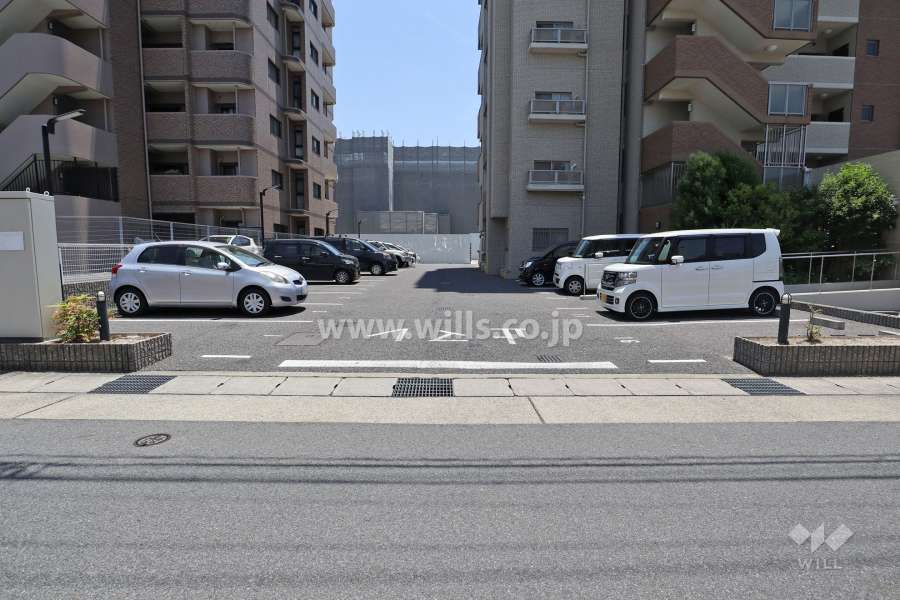 敷地内駐車場（屋外平面式）