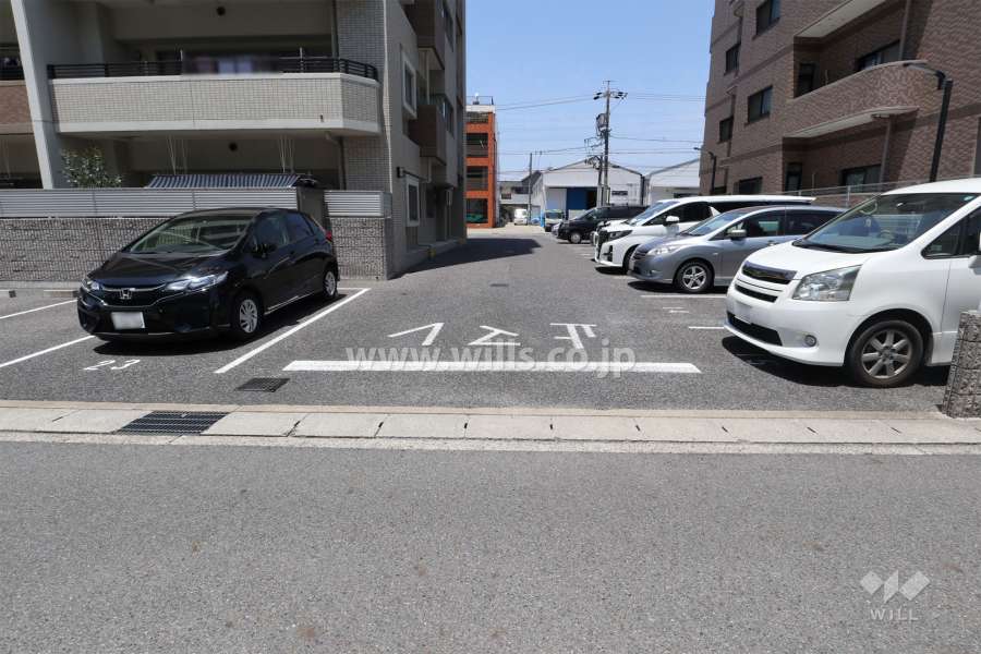 駐車場出入り口