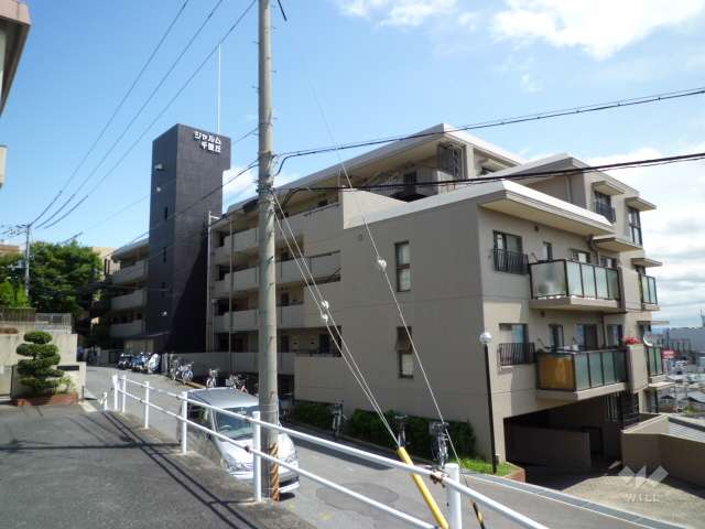 シャルム千里丘の外観（南西側から）