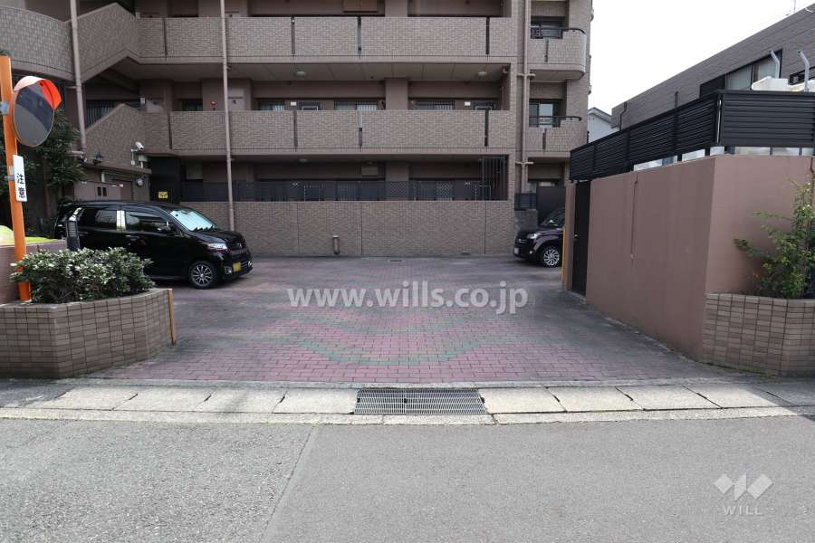 駐車場出入口