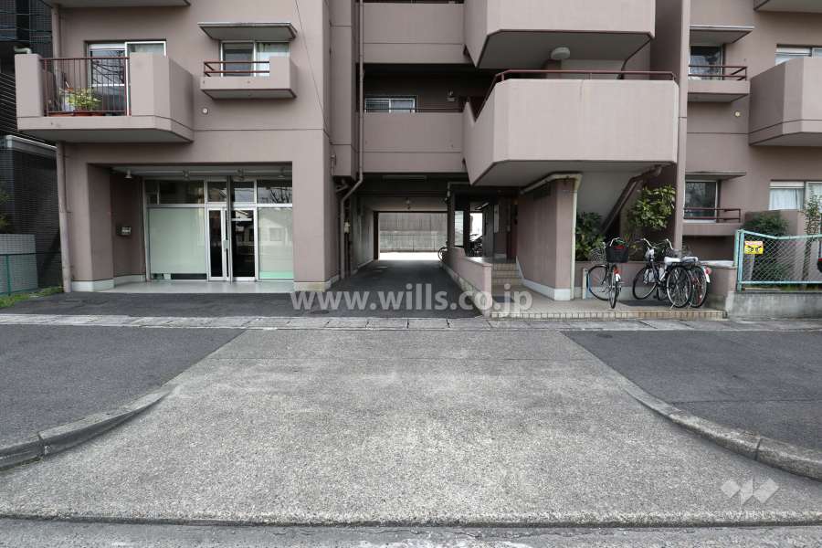 駐車場出入口