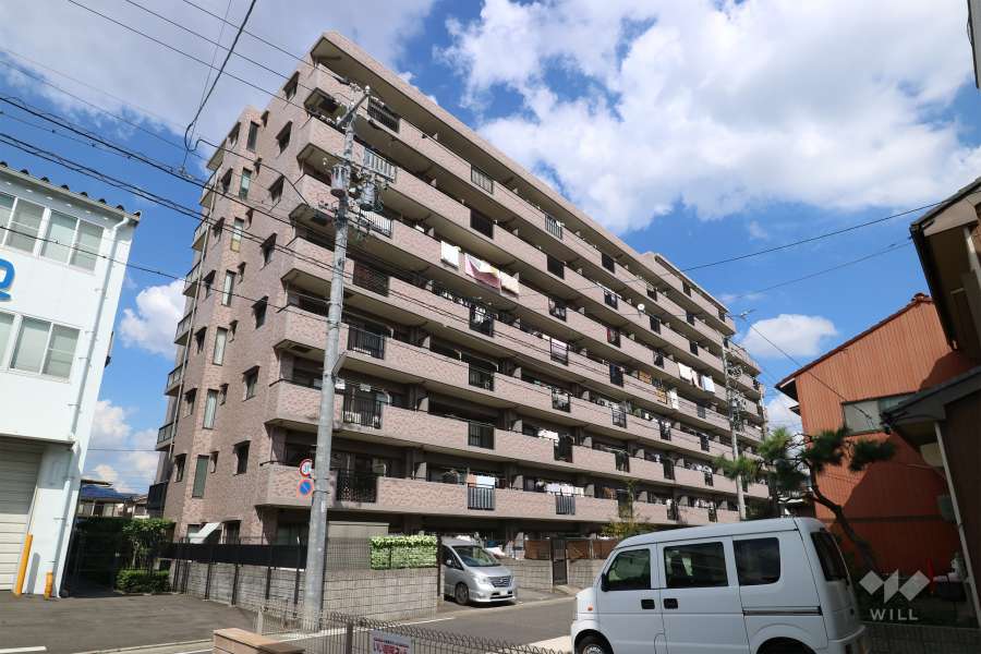 宝マンション小幡苗代の外観（南西側から）