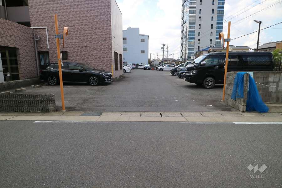駐車場の出入り口