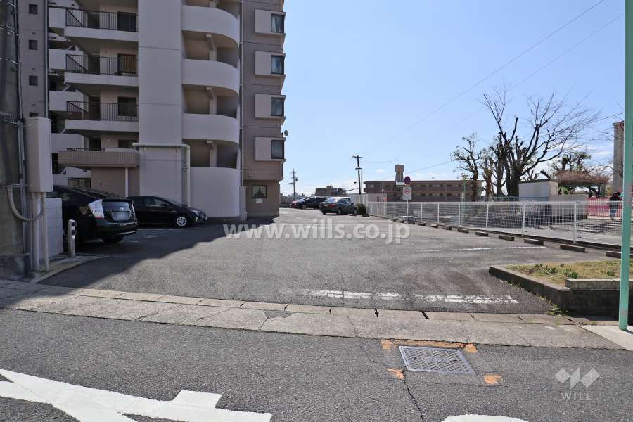 駐車場出入り口