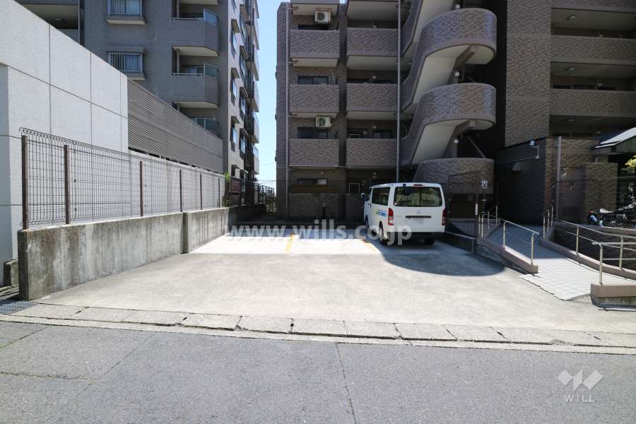 敷地内駐車場（屋外平面式）