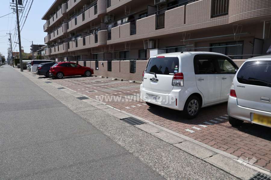 敷地内駐車場（屋外平面式）