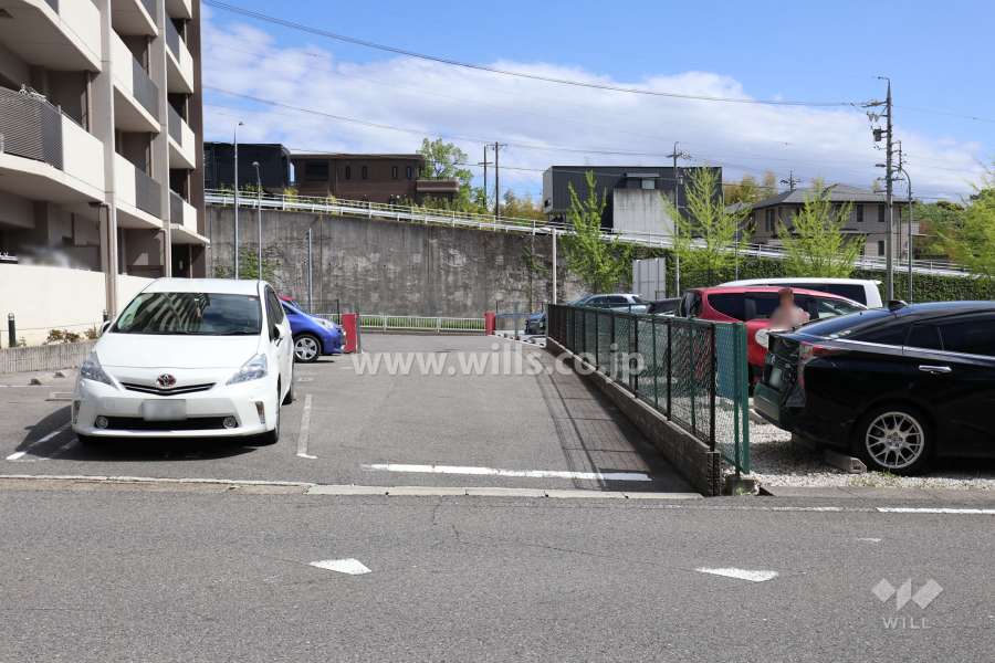 駐車場出入り口