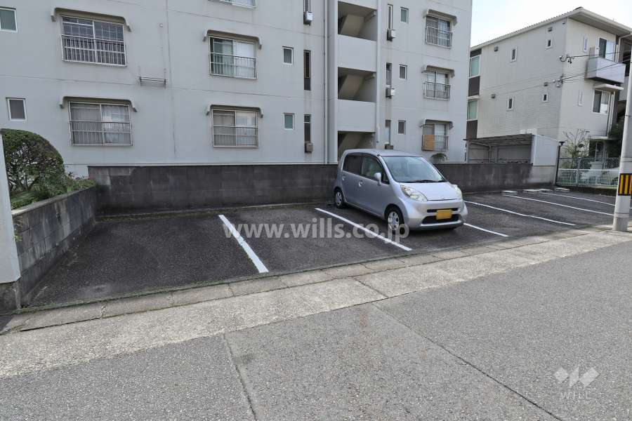 敷地内駐車場（屋外平面式）