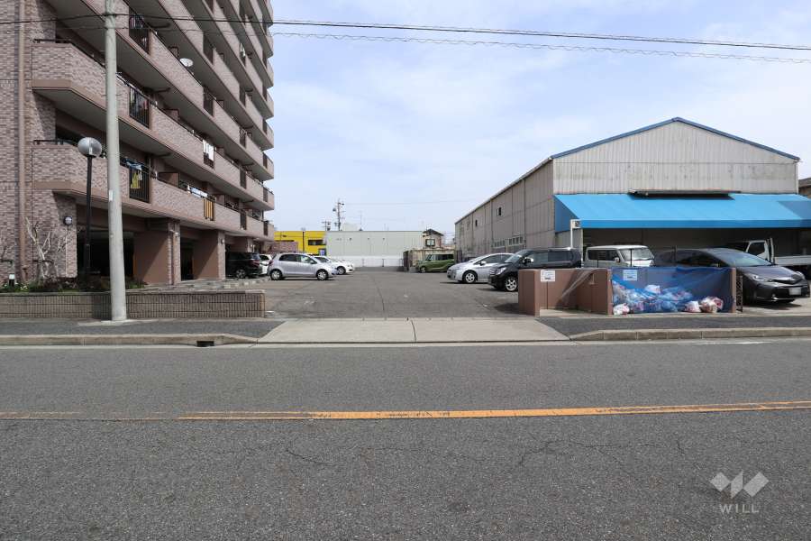 駐車場出入り口