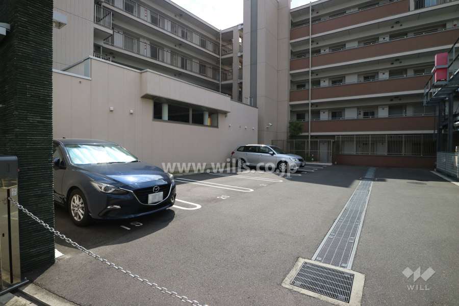 敷地内駐車場（屋外平面式）