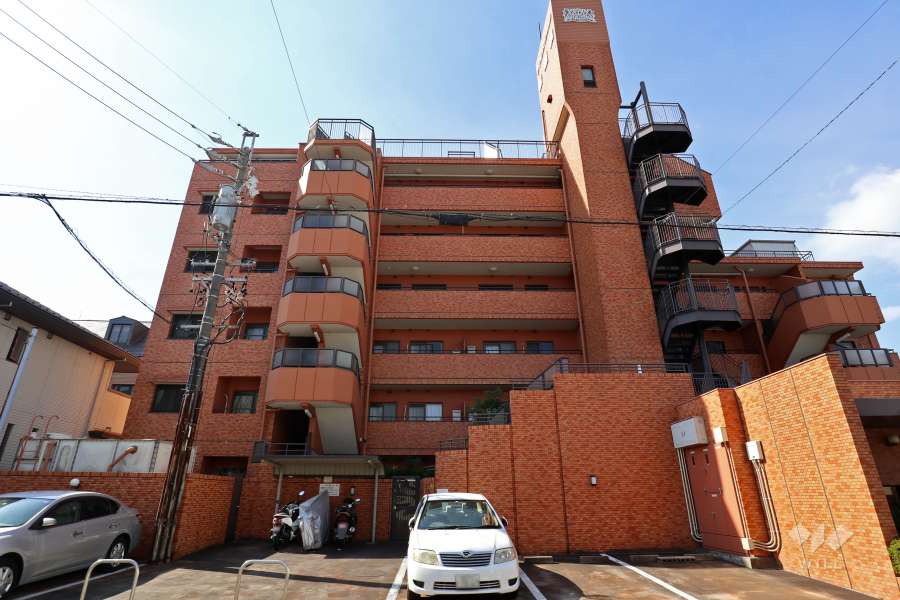 ライオンズマンション新瑞橋の外観（北東側から）