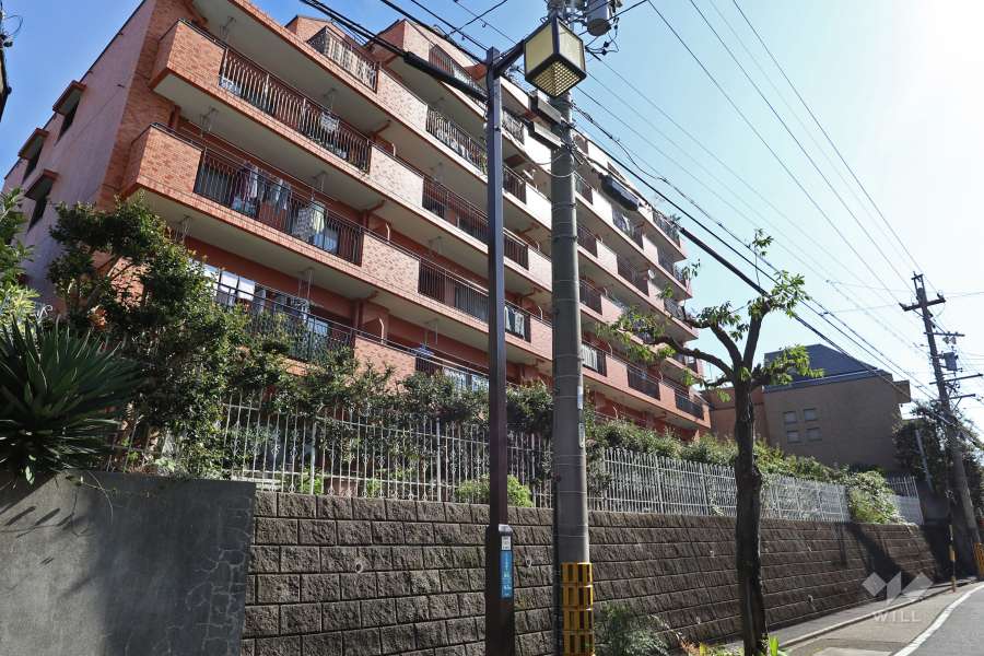 ライオンズマンション新瑞橋の外観（西側から）