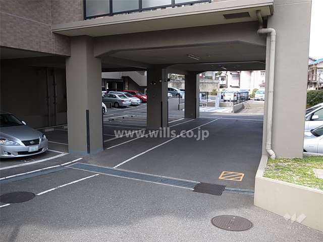 敷地内駐車場（平面式と機械式とがあります。）