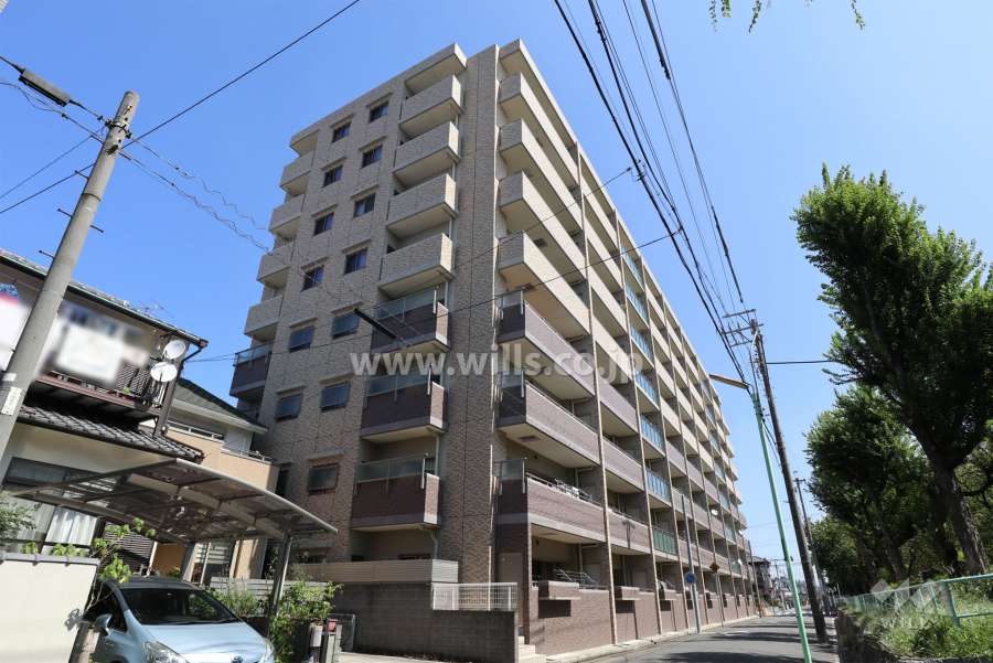 ファミリアーレ瑞穂運動場東の外観（南西側から）