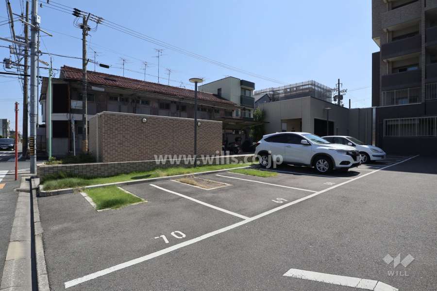 敷地内駐車場（屋外平面式）
