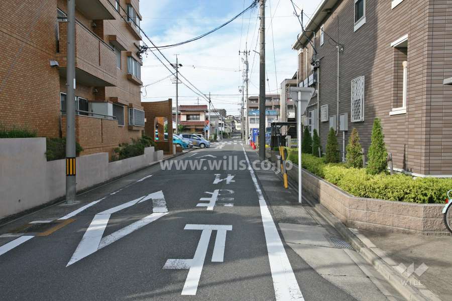 敷地東側の前面道路