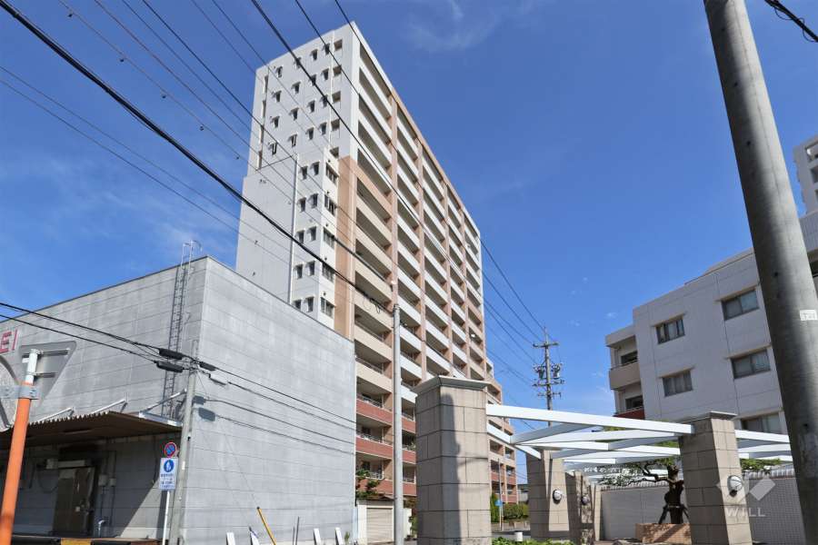 Ｄ’グラフォートスカイレジデンスの外観（南西側から）